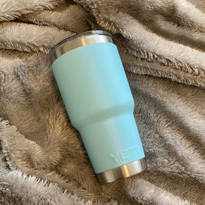 Yeti 30oz Blue Tumbler